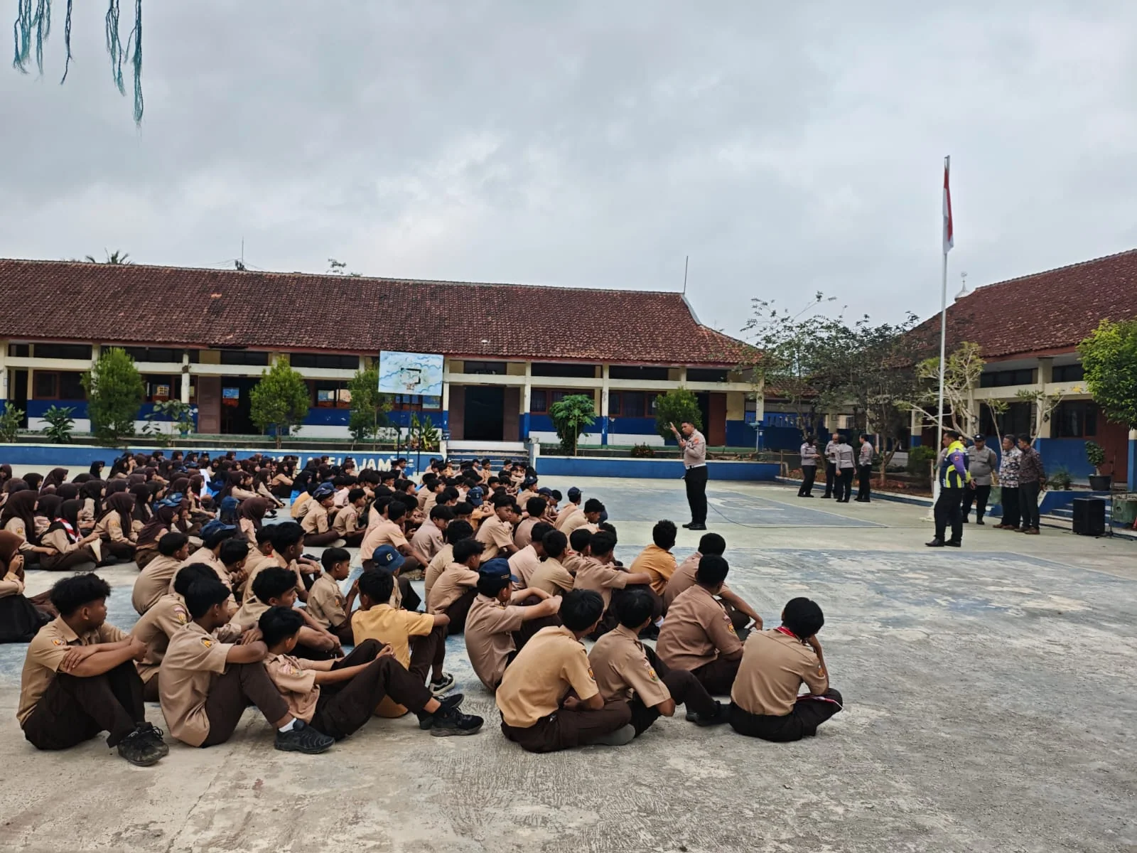 148078
